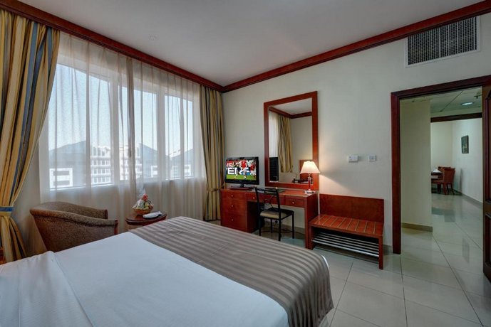 Two Bedroom Apartment Near Grand Emirates Market Al Manhal Palace United Arab Emirates thumbnail