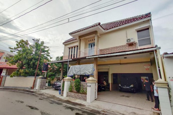 Ayuning Guest House Syariah Semarang RedPartner