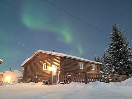 Our Cabin Bed & Breakfast Yellowknife Airport Canada thumbnail