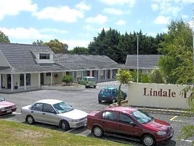 Kapiti Lindale Motel and Conference Centre Staglands Wildlife Reserve New Zealand thumbnail