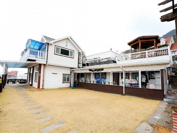 Namhae Sanmaru Pension