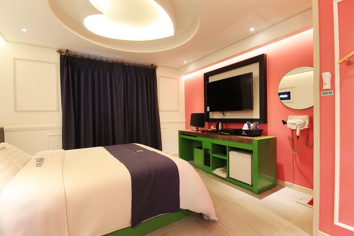 Gunsan Hera Drive Unmanned Hotel