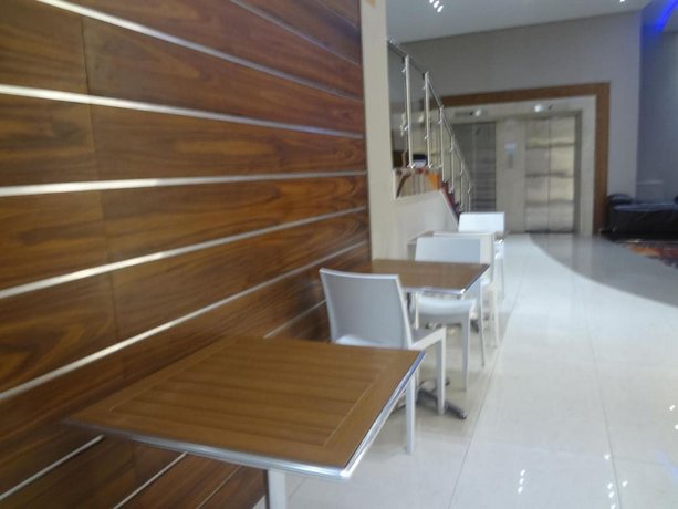 Albany Hotel