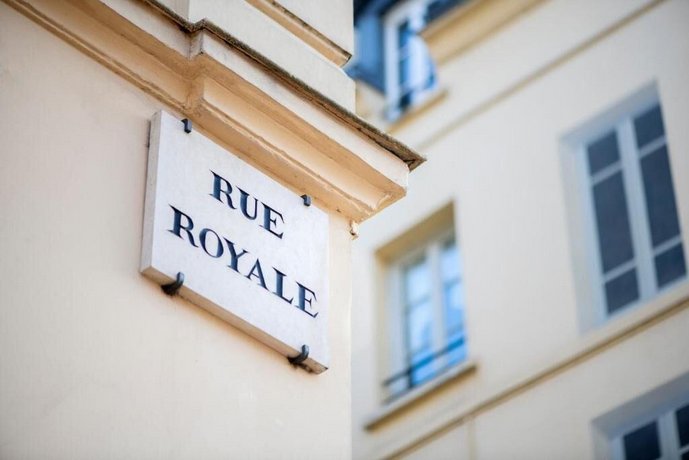 Royal Hotel Versailles Equestrian Show Academy France thumbnail