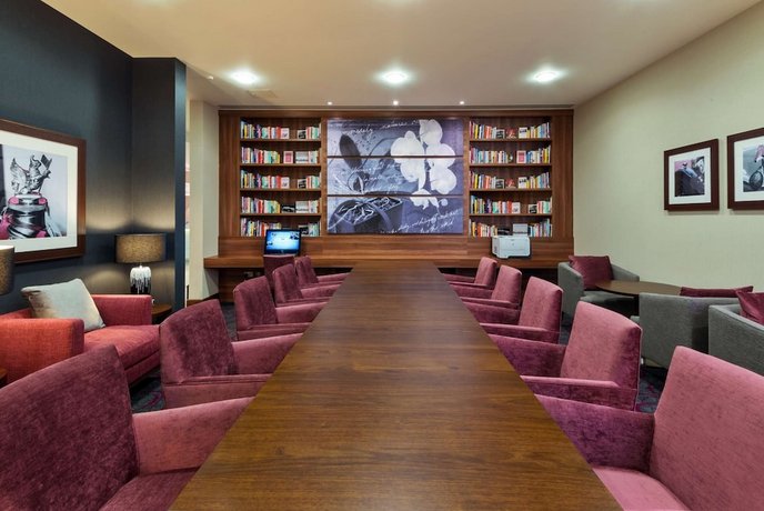 Hampton by Hilton Luton Airport