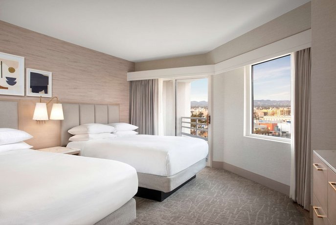 Hilton Santa Monica Hotel & Suites