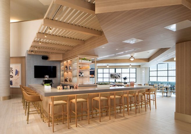 Hilton Santa Monica Hotel & Suites