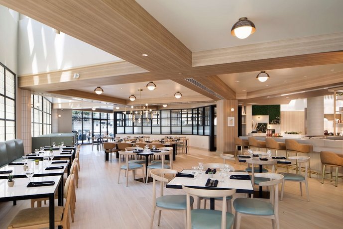 Hilton Santa Monica Hotel & Suites