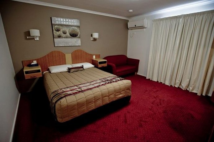 Centrepoint Motor Inn Rockhampton Airport Australia thumbnail