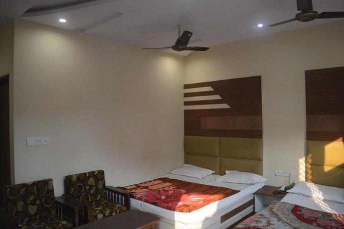 Hotel Marwari Agra Anguri Bagh India thumbnail