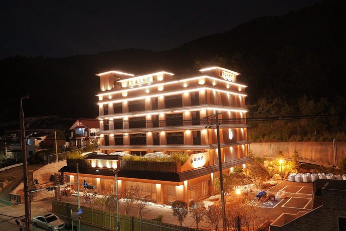 Hoshikage Ryokan Hotel Jukseong Church South Korea thumbnail