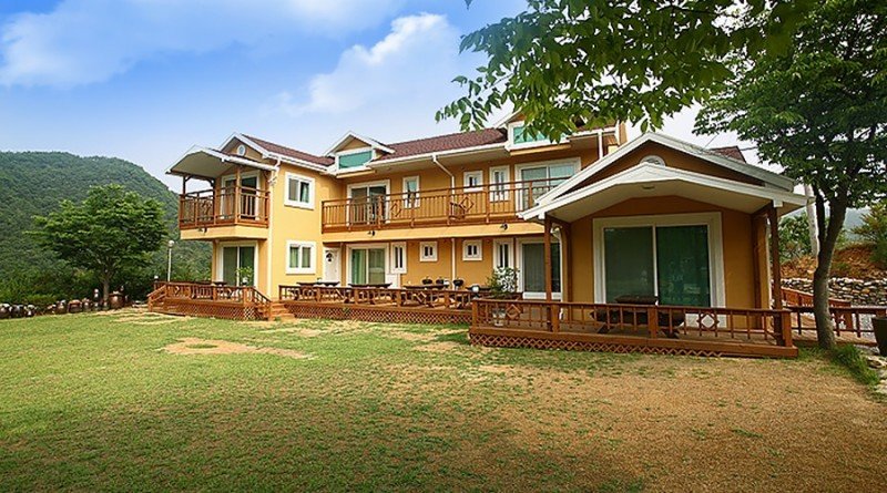 Hongchen Happiness Yard Pension