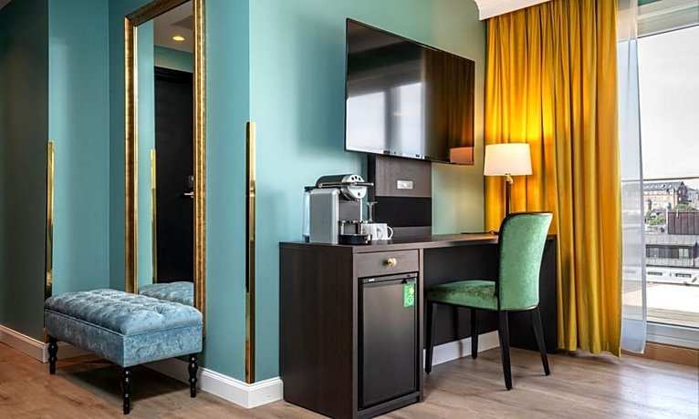 Thon Hotel Høyers