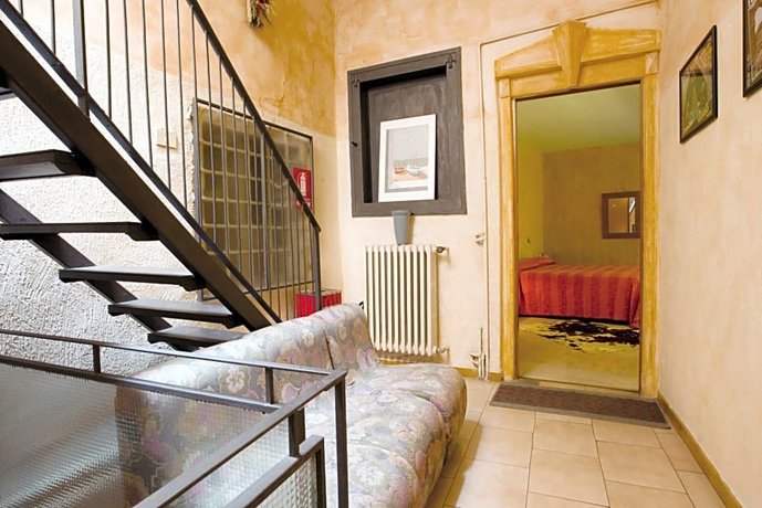 Hotel Centrale Viterbo Via Francigena della Tuscia Italy thumbnail