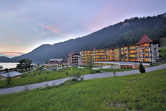 Romantik Resort & SPA Der Laterndl Hof Tannheim Valley Austria thumbnail
