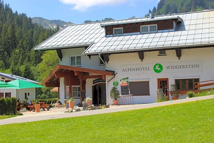 Alpenhotel Widderstein 미텔베르크 Austria thumbnail