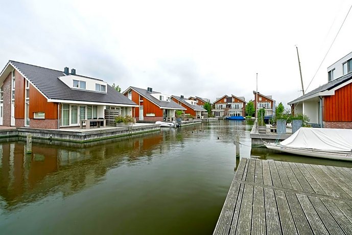 Boathouse Suburban Amsterdam 우잇지스트 Netherlands thumbnail