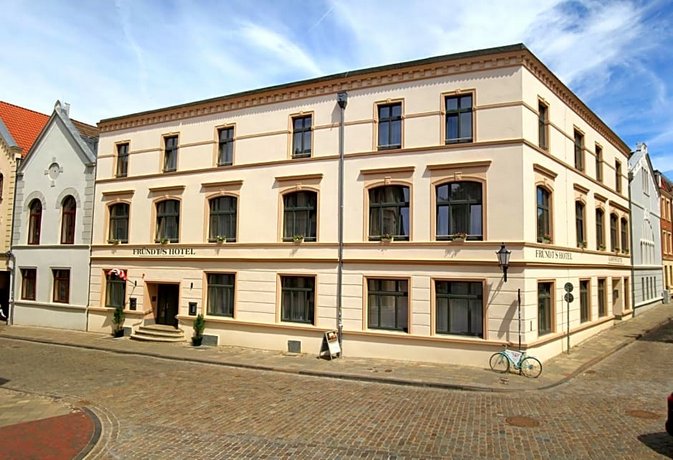 Frundts Hotel Wismar Central Station Germany thumbnail