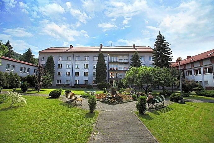 Hotel Monttis Makow Beskids Poland thumbnail