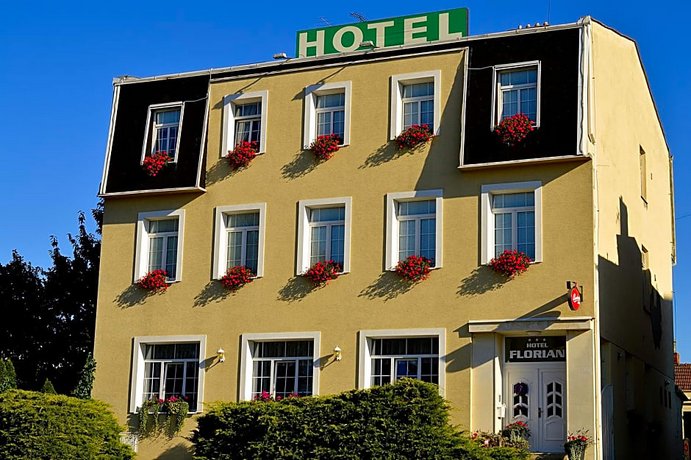 Hotel Florian Slavkov u Brna Golf Club Austerlitz Czech Republic thumbnail