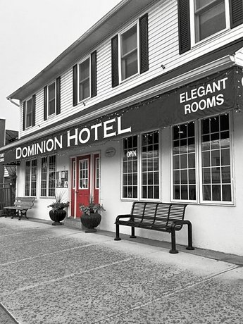 Dominion Hotel 핼리버튼 노르딕 트레일 Canada thumbnail