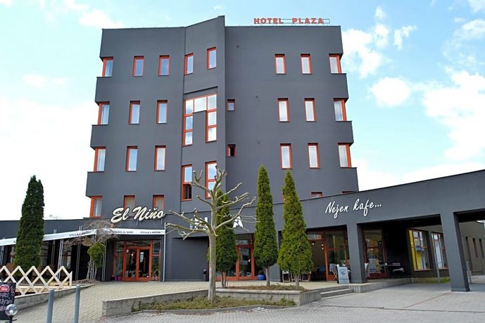 Hotel Plaza Mlada Boleslav 밀라다 볼레슬라프 Czech Republic thumbnail