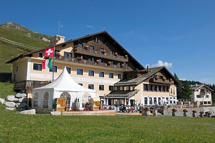 Hotel Salastrains 베리 뮤지엄 Switzerland thumbnail