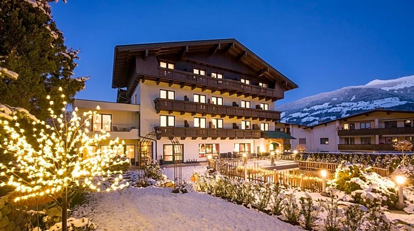 Landhaus Zillertal 호흐푸겐 스키게비트 Austria thumbnail