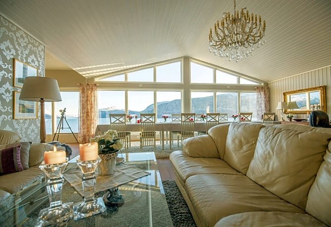 Arctic Panorama Lodge
