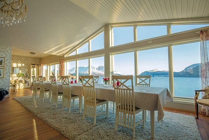 Arctic Panorama Lodge