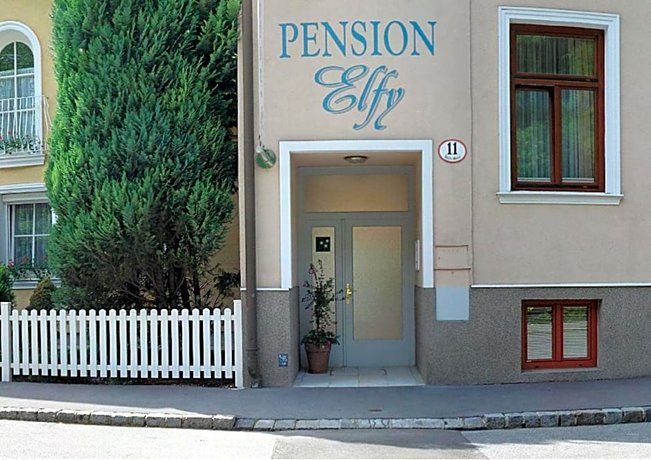 Pension Elfy 바덴 바이 빈 Austria thumbnail