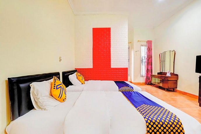 Radio Backpackers Guesthouse Husein Sastranegara International Airport Indonesia thumbnail