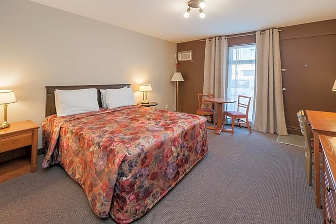 Hotel & Suites Monte-Cristo Quebec City Jean Lesage International Airport Canada thumbnail
