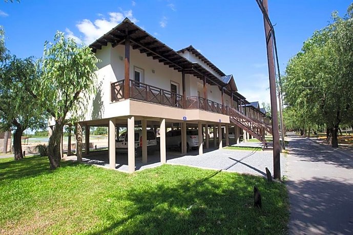 Howard Johnson Marinas & Resort
