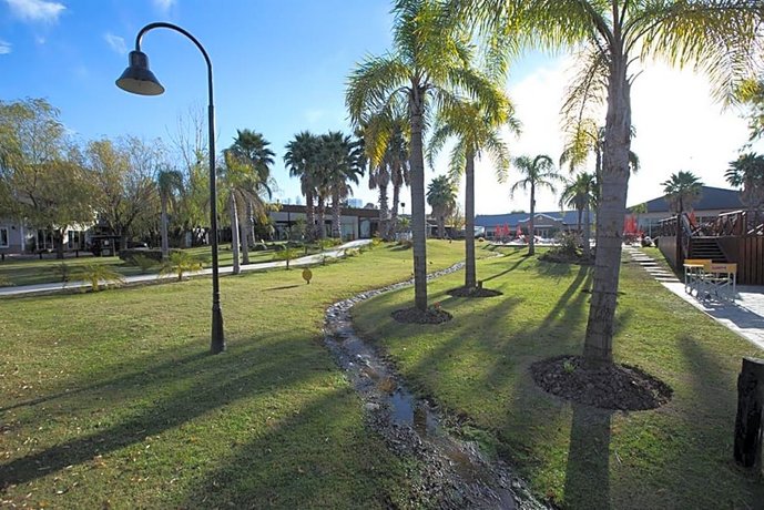 Howard Johnson Marinas & Resort