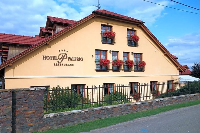 Hotel a restaurace Palfrig 레오시 야나체크 오스트라바 공항 Czech Republic thumbnail