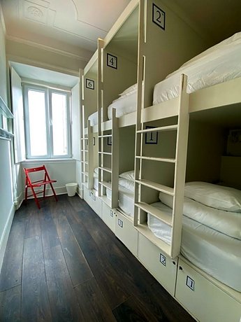 Liv'in Lisbon Hostel