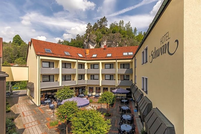Hotel Schwan Pottenstein Devil's Cave Germany thumbnail