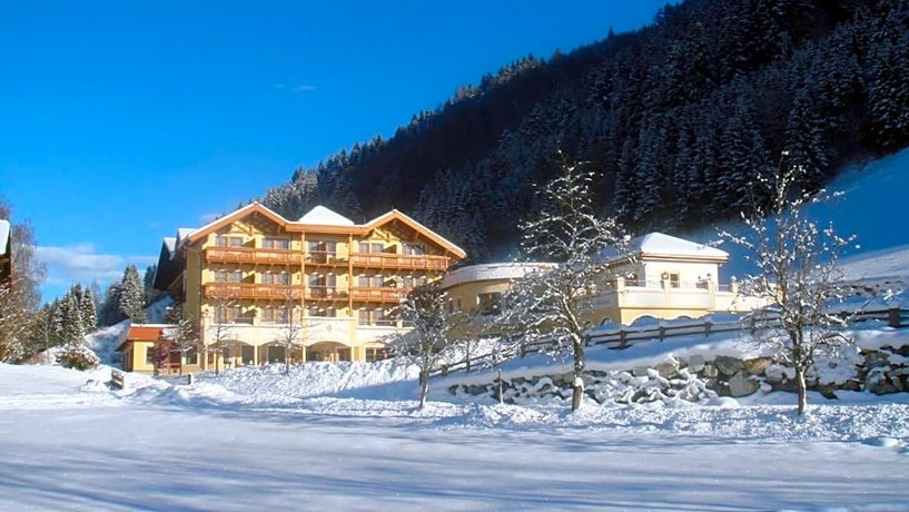 Hotel Seeblick Goldegg 골데크 Austria thumbnail