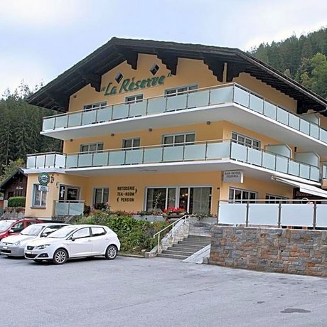 Hotel La Reserve Ried Glacier Switzerland thumbnail