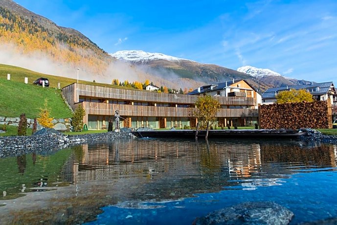 Relais & Chateaux IN LAIN Hotel Cadonau Inn River Switzerland thumbnail