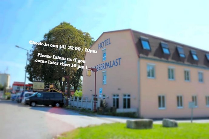 Hotel Wasserpalast Thondorf Austria thumbnail