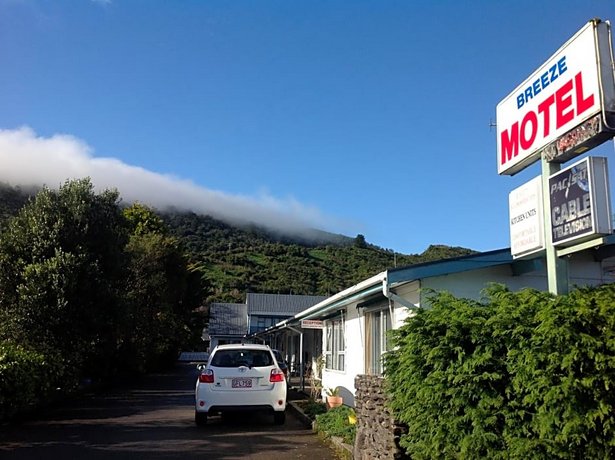 Breeze Motels Monteith's Brewery Company New Zealand thumbnail