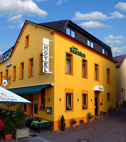 Hotel Saarblick Mettlach 자르슈라이페 Germany thumbnail