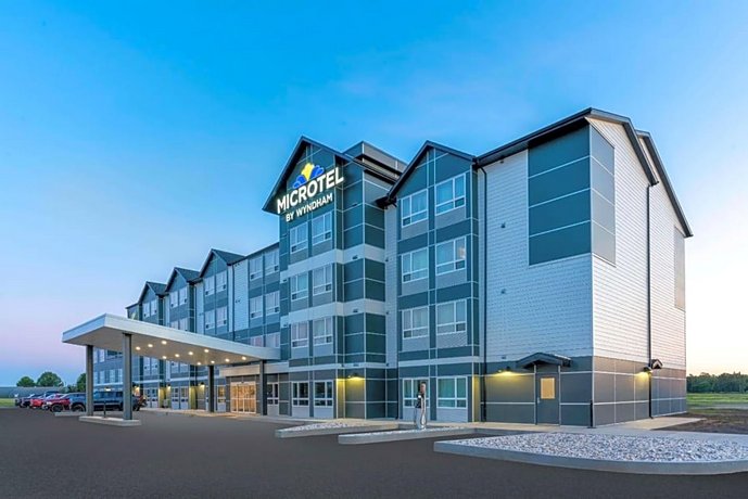 Microtel Inn and Suites by Wyndham Portage La Prairie 포트 라 렌 Canada thumbnail
