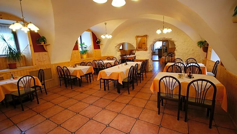 Hotel Restaurant Stockl Petronell-Carnuntum Austria thumbnail