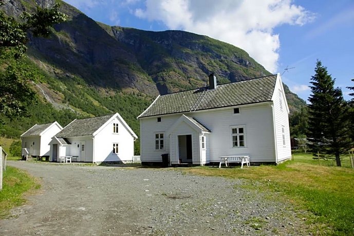 Brekke Gard Hostel
