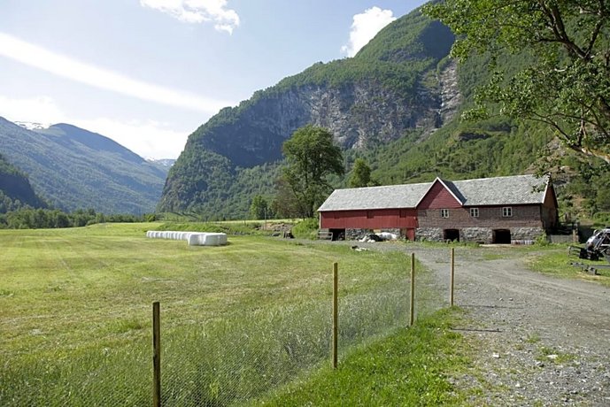 Brekke Gard Hostel