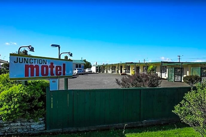 Junction Motel Sanson-Truck Motel RNZAF Base Ohakea New Zealand thumbnail