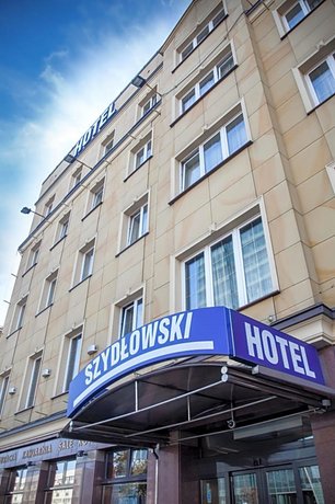 Hotel Szydlowski 브줴슈취 Poland thumbnail